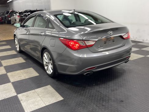 Used 2013 Hyundai Sonata SE w/ Navigation & Sunroof Pkg FWD image 16