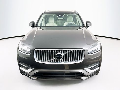 Used 2024 Volvo XC90 B5 Core w/ Protection Package Premier image 2