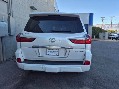 Used 2018 Lexus LX 570 4WD image 10