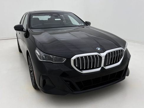 New 2026 BMW 530i xDrive w/ M Sport Package image 3