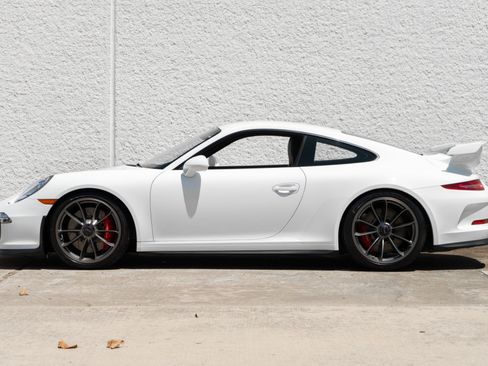 Used 2015 Porsche 911 GT3 RWD image 3