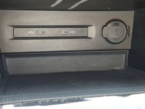 Certified 2023 Volkswagen Taos SE w/ Panoramic Sunroof Package FWD image 24