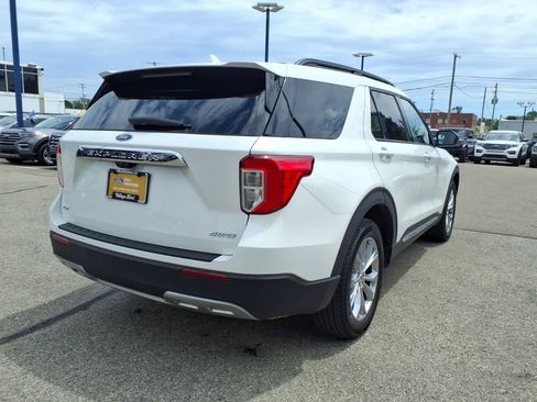 Used 2024 Ford Explorer XLT w/ Equipment Group 202A AWD/4WD image 6