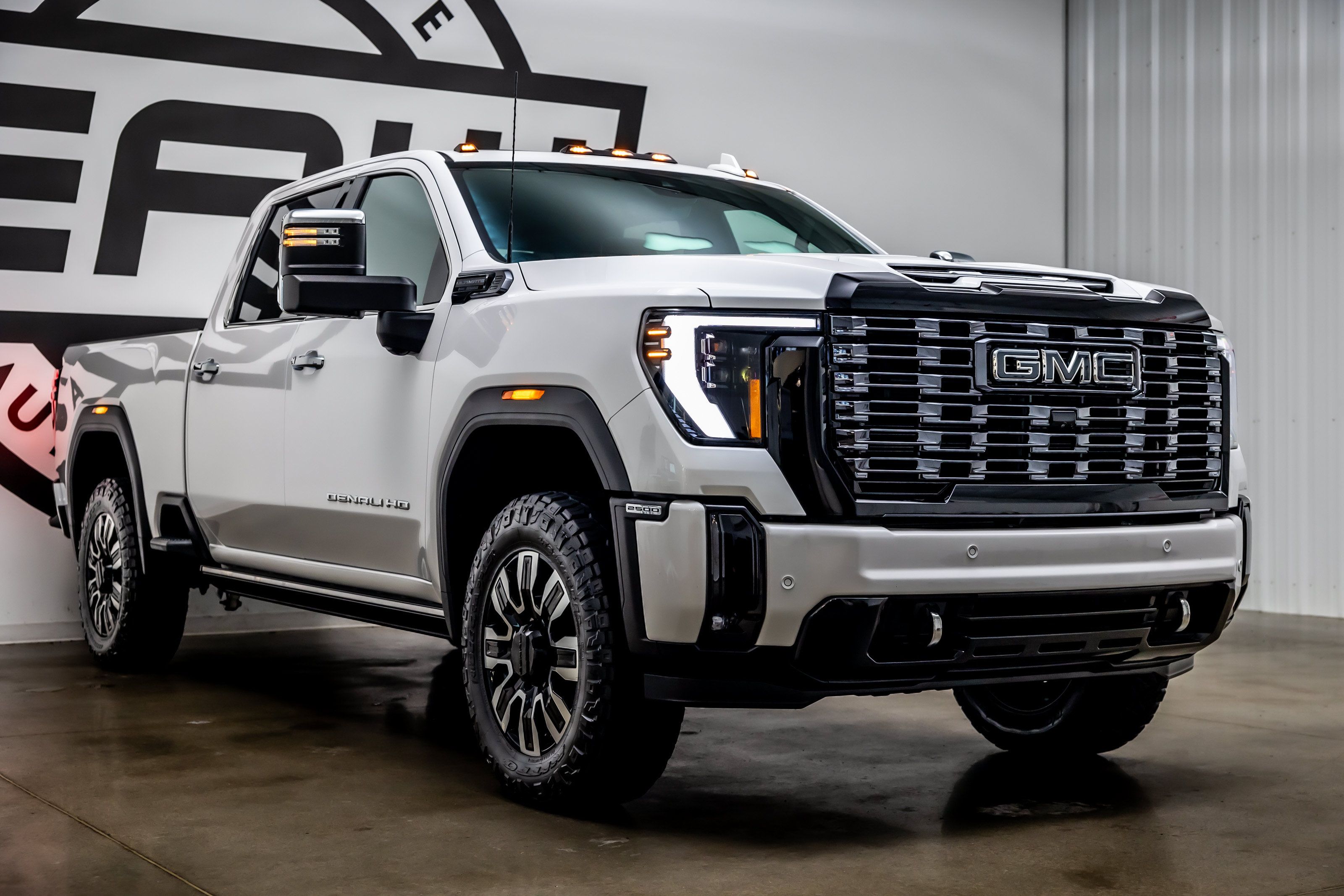 Used 2025 GMC Sierra 2500 Denali Ultimate AWD/4WD image 30