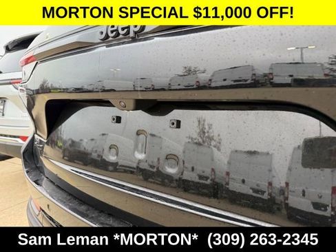 New 2025 Jeep Grand Cherokee Limited w/ Black Appearance Package image 9