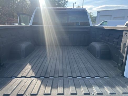 Used 2023 GMC Sierra 1500 SLT image 16