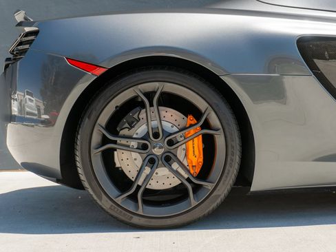 Used 2014 McLaren MP4-12C Spider RWD image 39