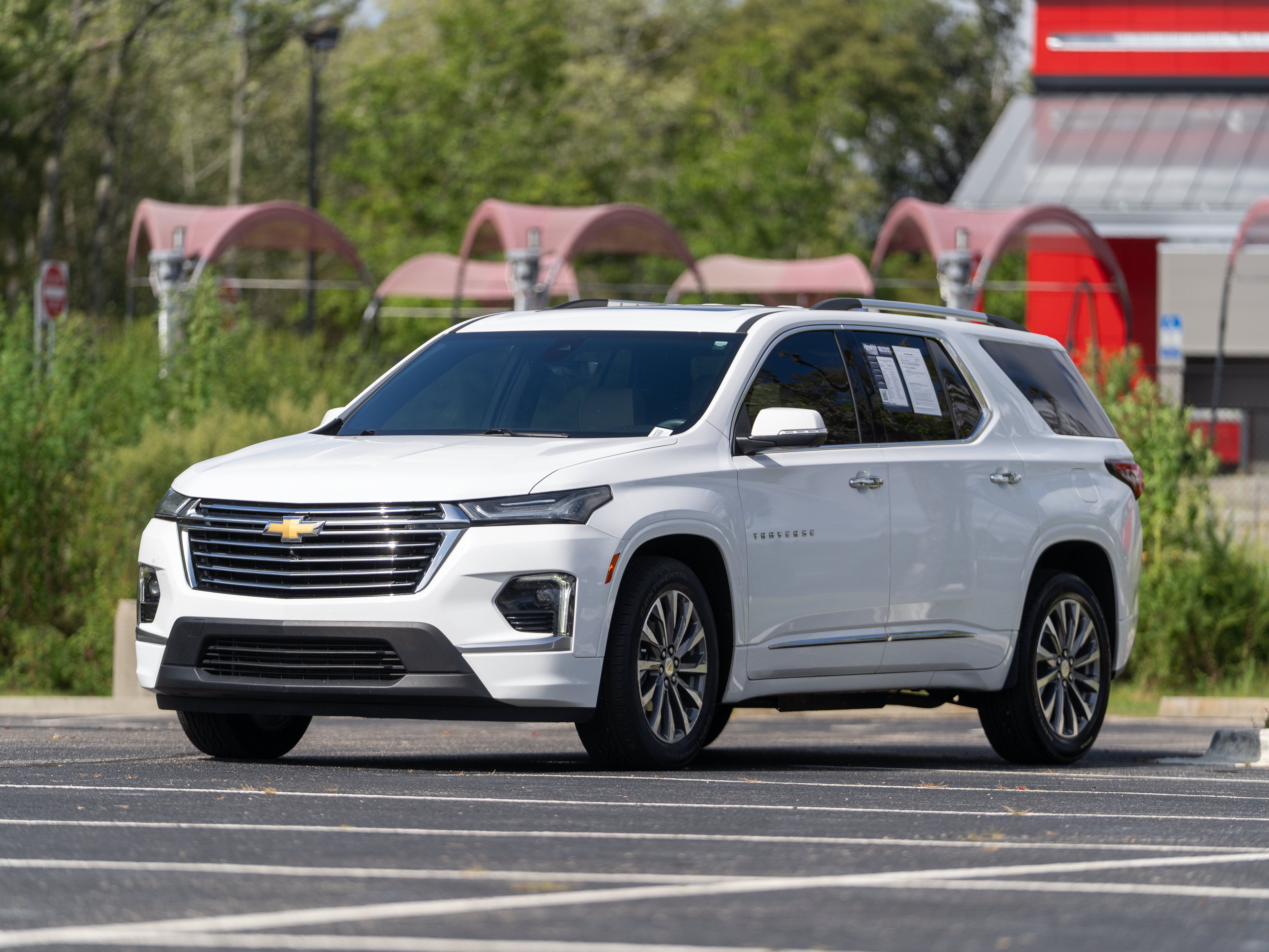 Used 2022 Chevrolet Traverse Premier w/ LPO, Floor Liner Package FWD image 39