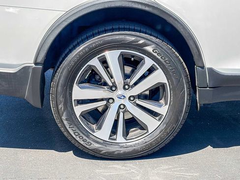 Used 2019 Subaru Outback 3.6R Limited w/ Popular Package #2 AWD/4WD image 10