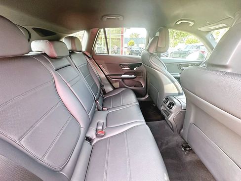 Used 2023 Mercedes-Benz GLC 300 4MATIC image 29
