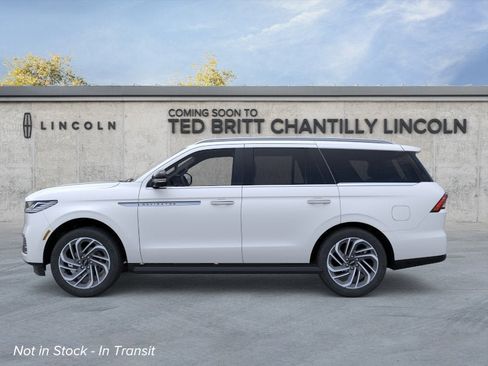 New 2026 Lincoln Navigator Premiere AWD/4WD image 4