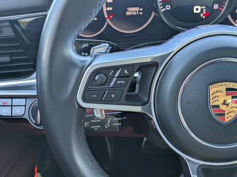 Used 2018 Porsche Panamera 4S image 17