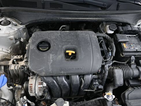 Used 2021 Kia Forte LXS FWD image 16