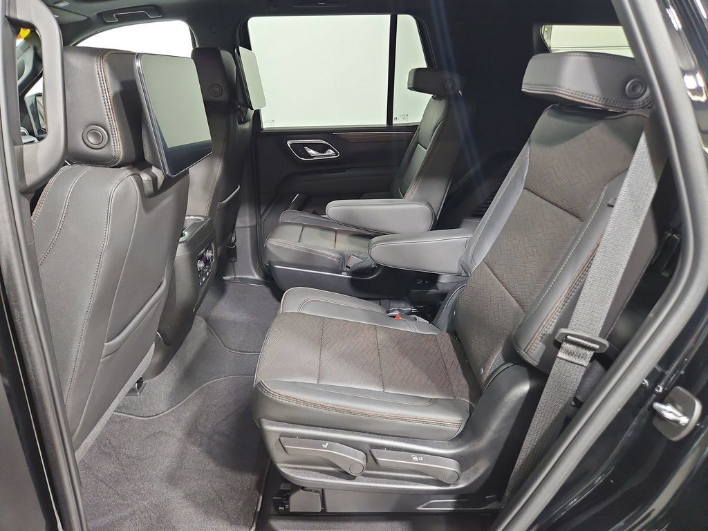 Used 2024 Chevrolet Tahoe High Country AWD/4WD image 26