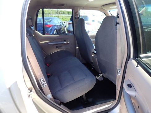 Used 2002 Ford Explorer Sport Trac 4x4 image 10