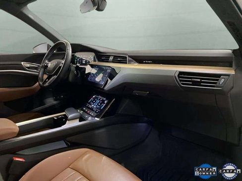 Used 2024 Audi Q8 e-tron Premium image 82