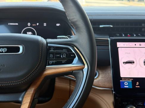 Used 2023 Jeep Grand Cherokee Summit image 11