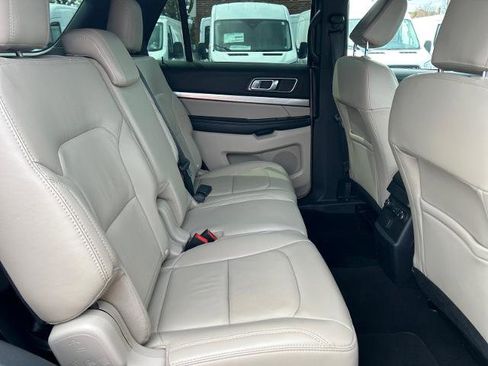 Certified 2018 Ford Explorer XLT w/ Equipment Group 202A image 20