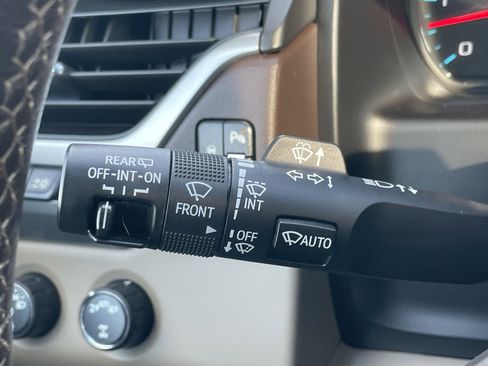 Used 2019 Chevrolet Tahoe Premier image 17