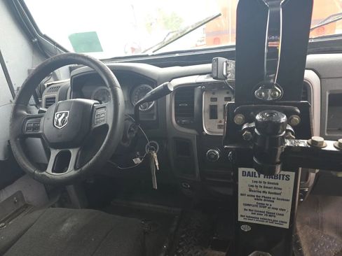Used 2014 RAM 5500 Tradesman w/ Chrome Appearance Group RWD image 7