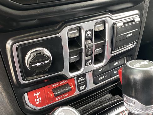 Used 2021 Jeep Wrangler Unlimited Rubicon AWD/4WD image 24