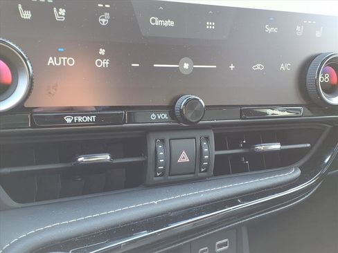 Used 2025 Lexus NX 350h AWD w/ Premium Package image 13