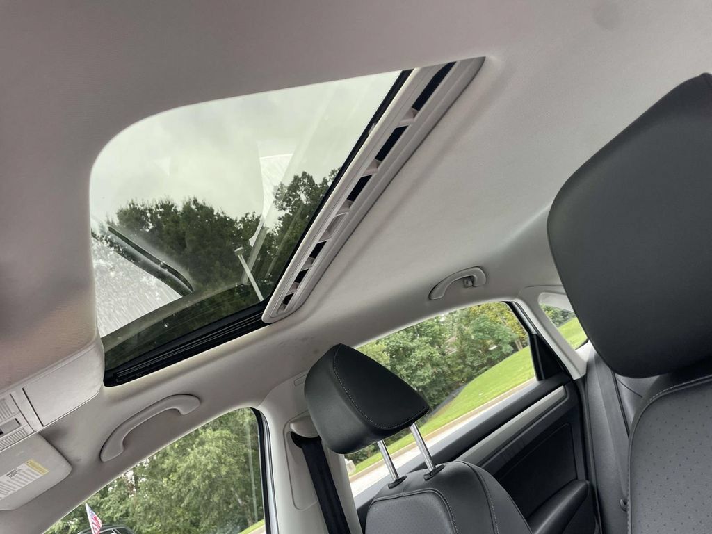 Used 2020 Volkswagen Passat 2.0T SE w/ Sunroof Package FWD image 20