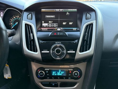 Used 2012 Ford Focus SEL image 22