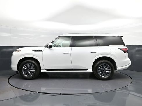 New 2026 INFINITI QX80 Pure image 4