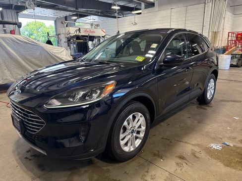 Used 2021 Ford Escape SE w/ Convenience Package AWD/4WD image 1