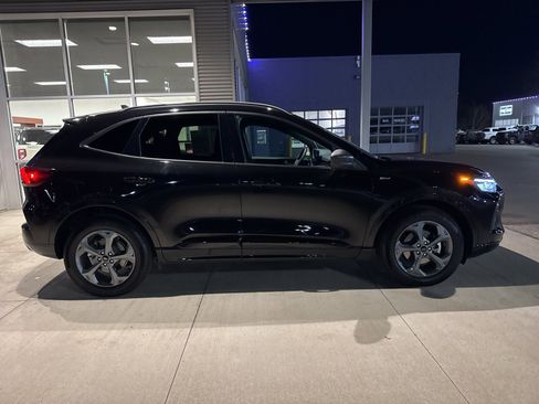 Certified 2023 Ford Escape ST-Line w/ Tech Pack #1 image 9