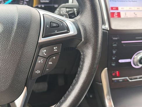 Used 2019 Ford Edge Titanium AWD/4WD image 38