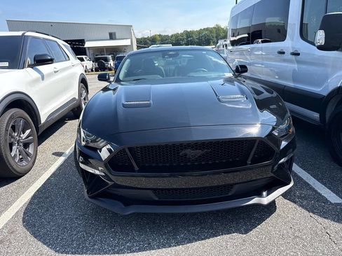 Used 2022 Ford Mustang GT Premium w/ Black Accent Package RWD image 4