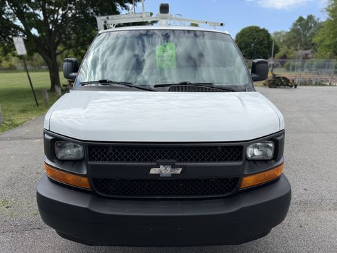 Used 2017 Chevrolet Express 2500 w/ Cold Climate Package RWD image 13