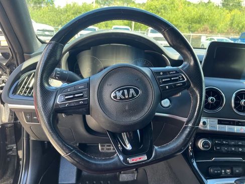 Used 2018 Kia Stinger GT2 AWD/4WD image 16