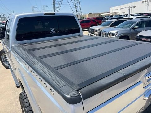 Used 2016 Ford F250 Platinum w/ FX4 Off-Road Package AWD/4WD image 5