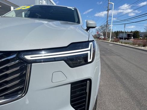 Certified 2025 Volvo XC90 B6 Plus image 8