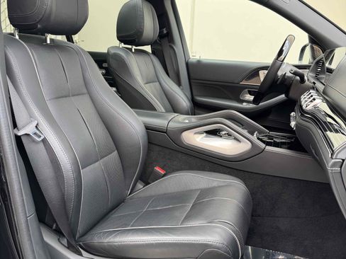 Used 2023 Mercedes-Benz Maybach GLS 600 4MATIC image 32