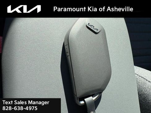 New 2025 Kia K4 EX image 28