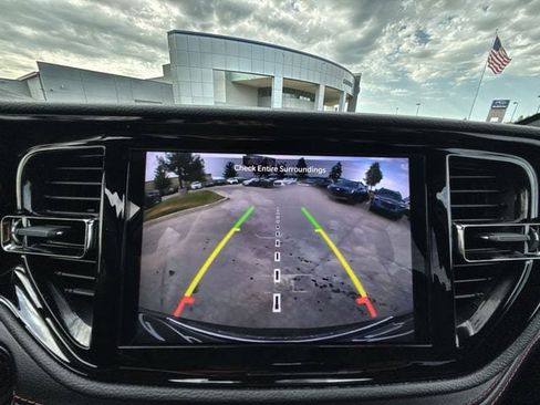 Used 2025 Dodge Durango GT AWD/4WD image 17