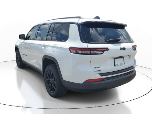Used 2024 Jeep Grand Cherokee L Laredo AWD/4WD image 5