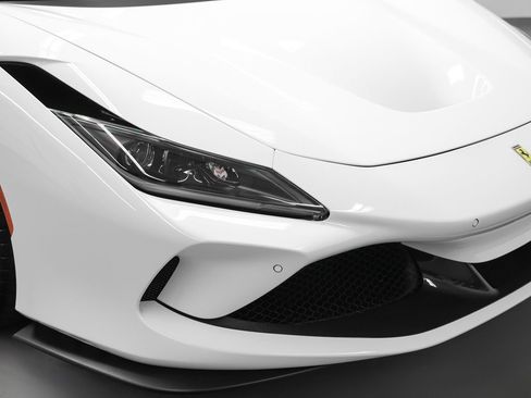 Used 2022 Ferrari F8 Tributo RWD image 4