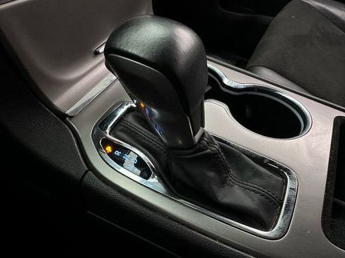 Used 2019 Jeep Grand Cherokee Altitude image 29