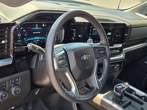 Certified 2022 Chevrolet Silverado 1500 RST AWD/4WD image 18