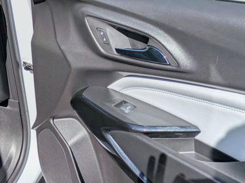 Used 2025 Chevrolet Trax LT w/ LT Convenience Package image 34