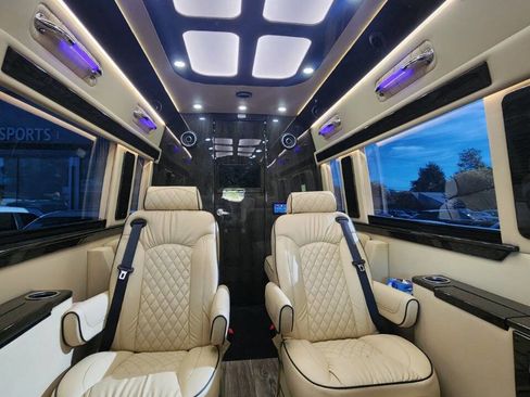 Used 2023 Mercedes-Benz Sprinter 3500 image 17