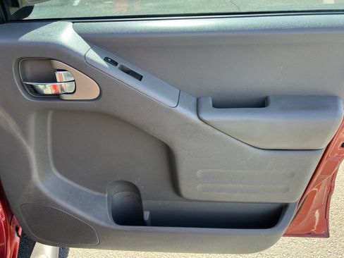 Used 2017 Nissan Frontier SV w/ SV Value Truck Package image 14