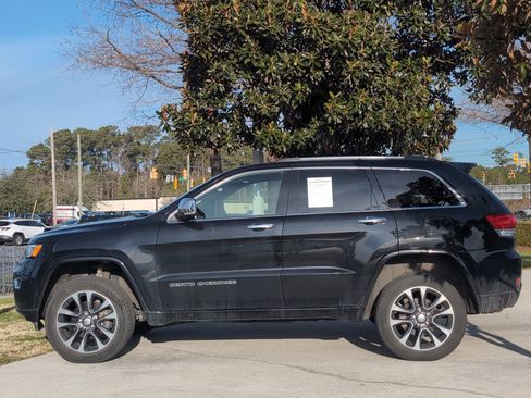 Used 2017 Jeep Grand Cherokee Overland image 7