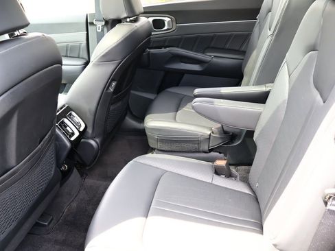 Used 2024 Kia Sorento SX image 20