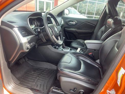 Used 2015 Jeep Cherokee Trailhawk w/ Comfort/Convenience Group AWD/4WD image 15